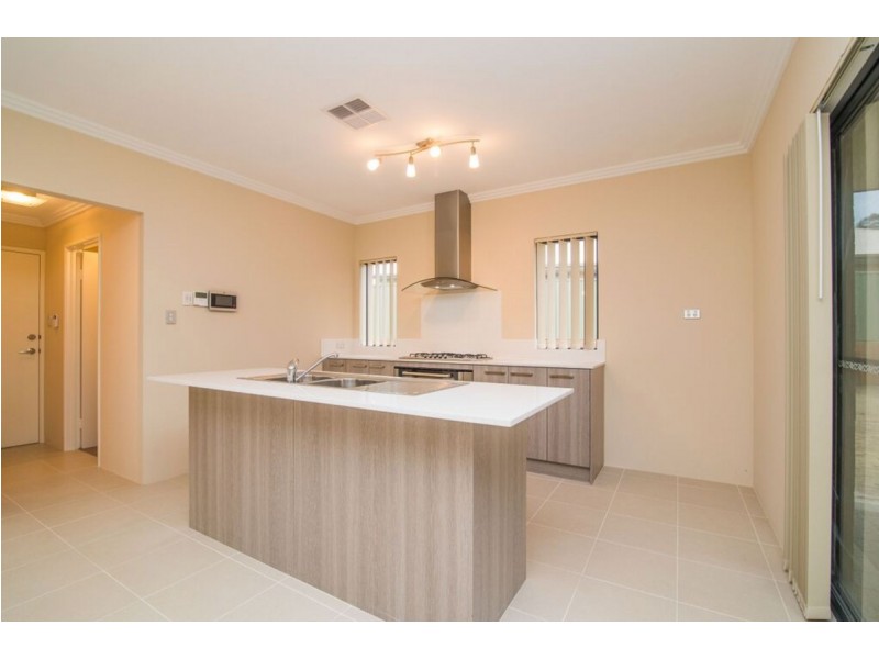 15 Foothills Retreat, Baldivis WA 6171