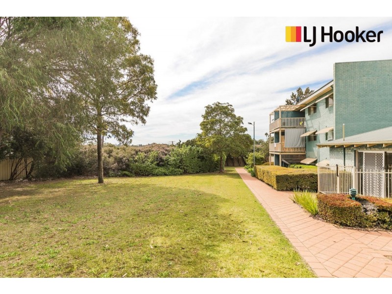 1/21 Fennager Way, Calista WA 6167