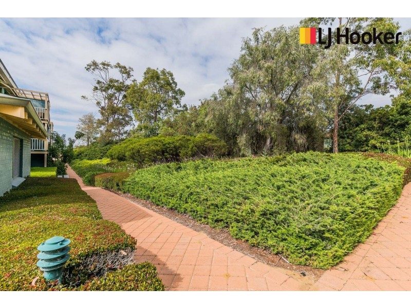 1/21 Fennager Way, Calista WA 6167