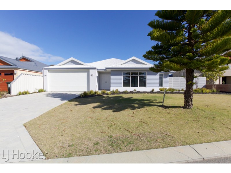 16 Bancoura Parkway, Secret Harbour WA 6173
