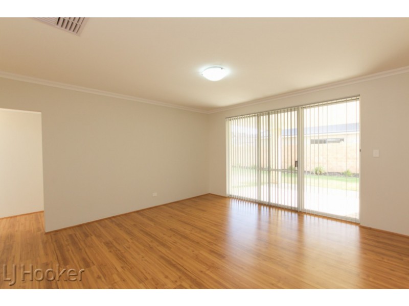 16 Bancoura Parkway, Secret Harbour WA 6173