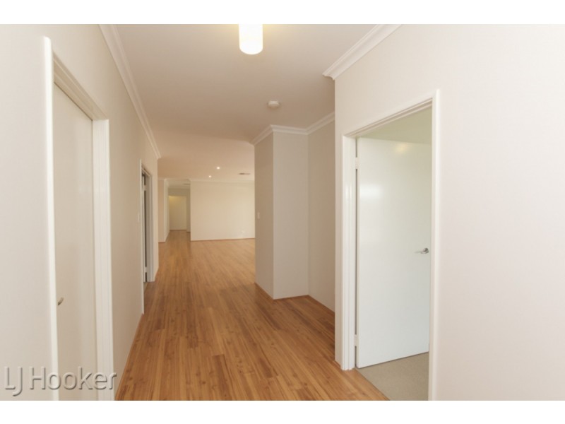 16 Bancoura Parkway, Secret Harbour WA 6173