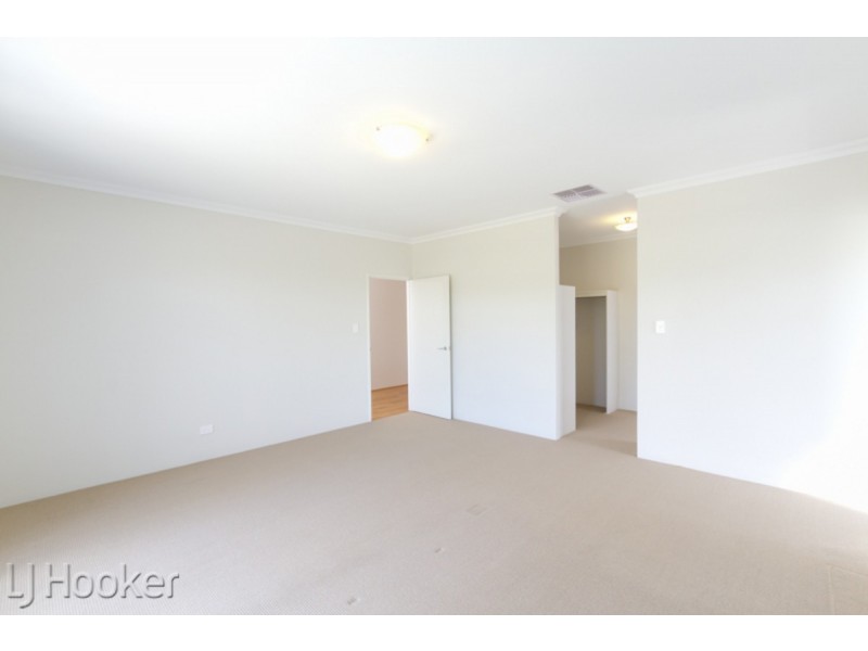 16 Bancoura Parkway, Secret Harbour WA 6173