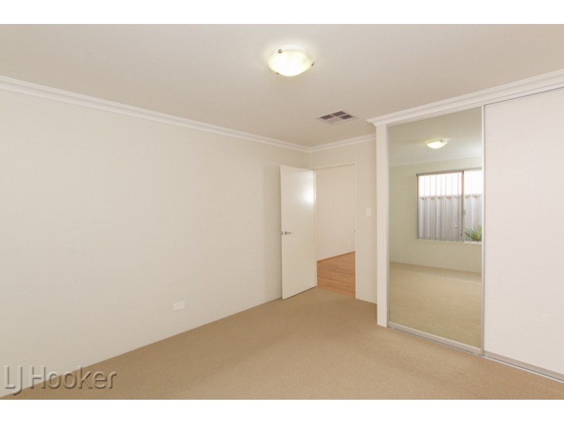 16 Bancoura Parkway, Secret Harbour WA 6173