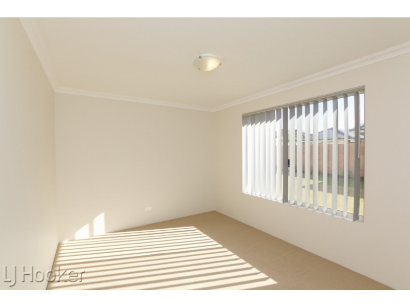 16 Bancoura Parkway, Secret Harbour WA 6173