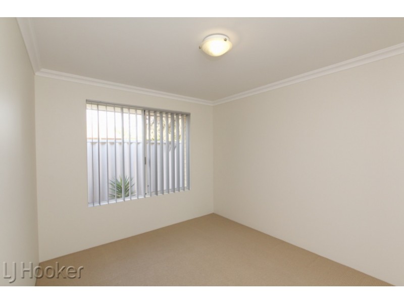 16 Bancoura Parkway, Secret Harbour WA 6173