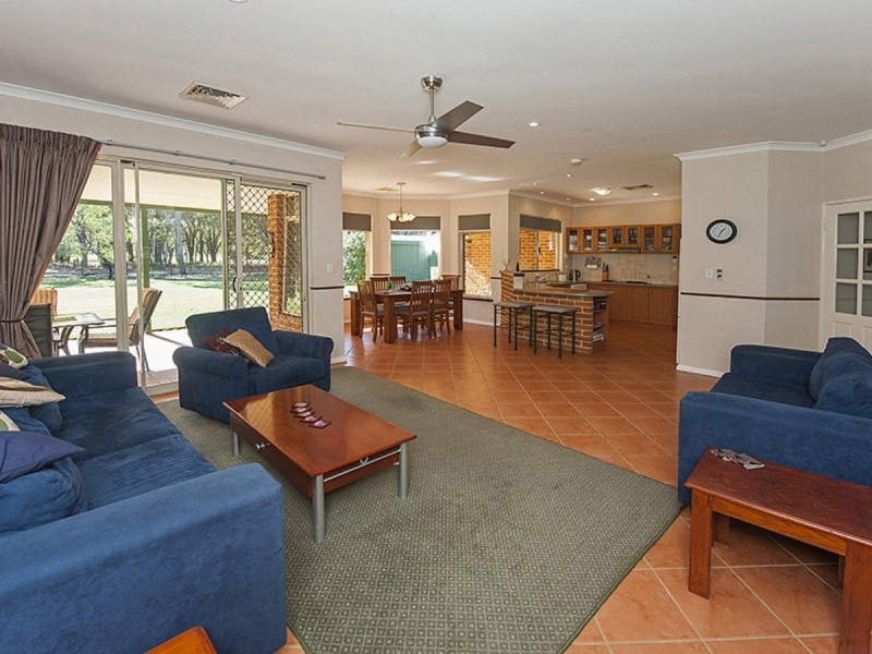 22 Bate Road, Serpentine WA 6125