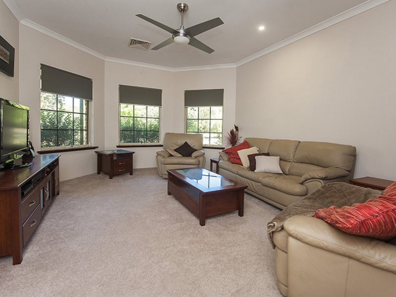 22 Bate Road, Serpentine WA 6125