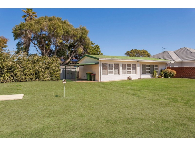 18 Liverpool Street, Shoalwater WA 6169