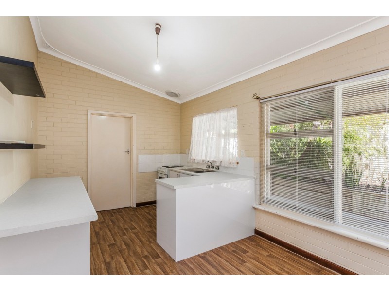 18 Liverpool Street, Shoalwater WA 6169