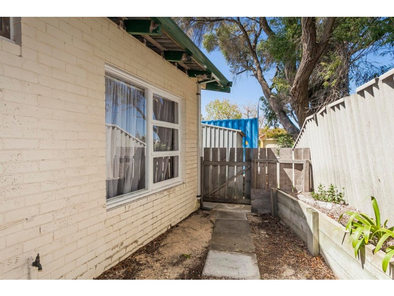 18 Liverpool Street, Shoalwater WA 6169