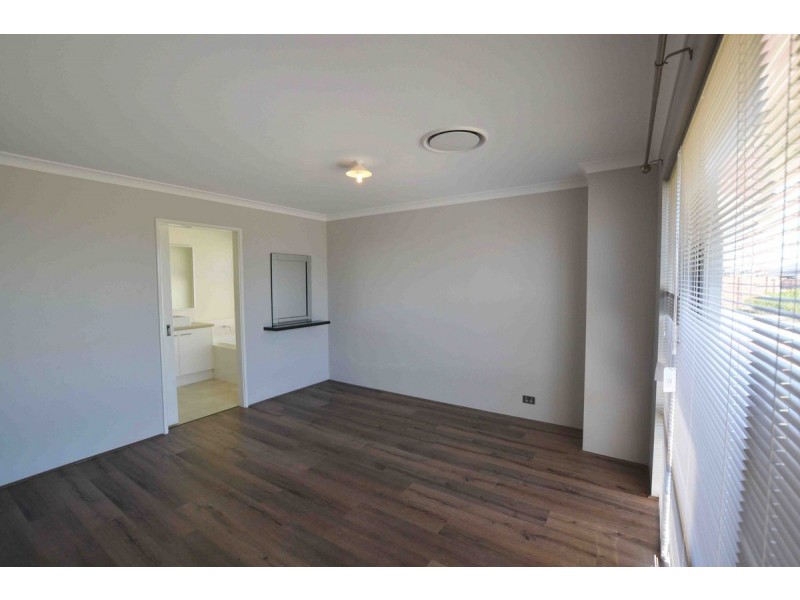 4 Hummingbird Way, Singleton WA 6175