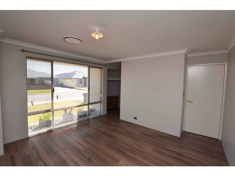 4 Hummingbird Way, Singleton WA 6175