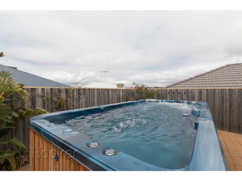 5 Buttercup Parkway, Halls Head WA 6210