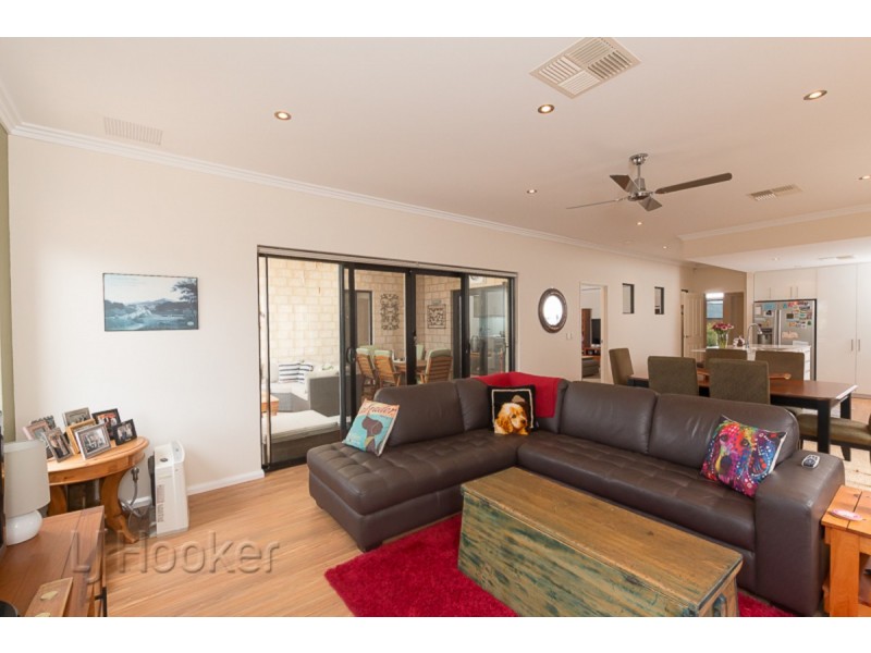 5 Buttercup Parkway, Halls Head WA 6210