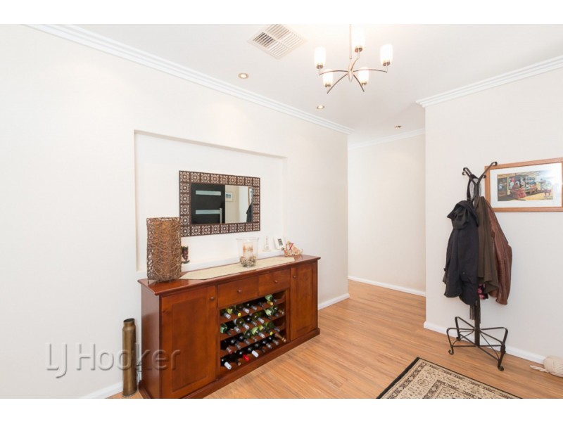 5 Buttercup Parkway, Halls Head WA 6210