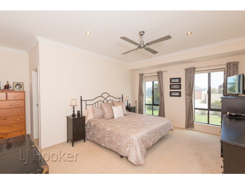 5 Buttercup Parkway, Halls Head WA 6210