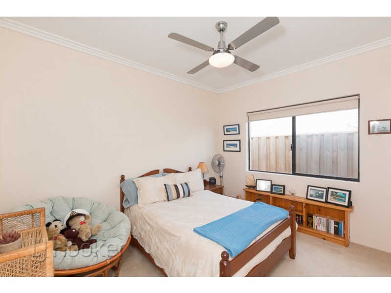 5 Buttercup Parkway, Halls Head WA 6210