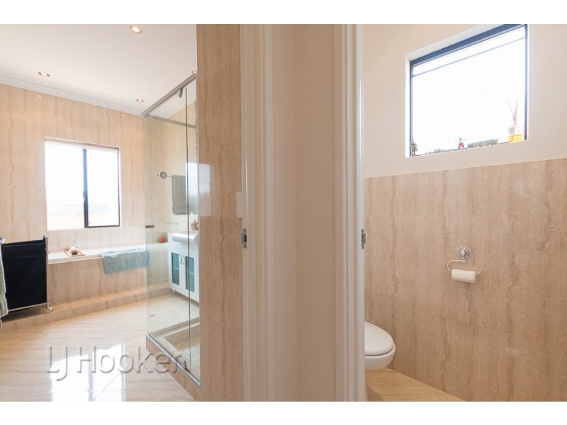 5 Buttercup Parkway, Halls Head WA 6210