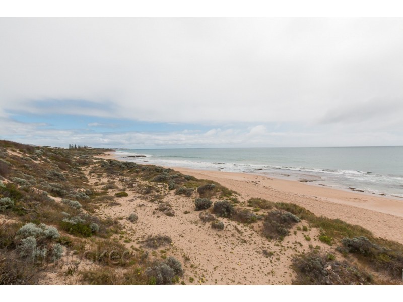 5 Buttercup Parkway, Halls Head WA 6210