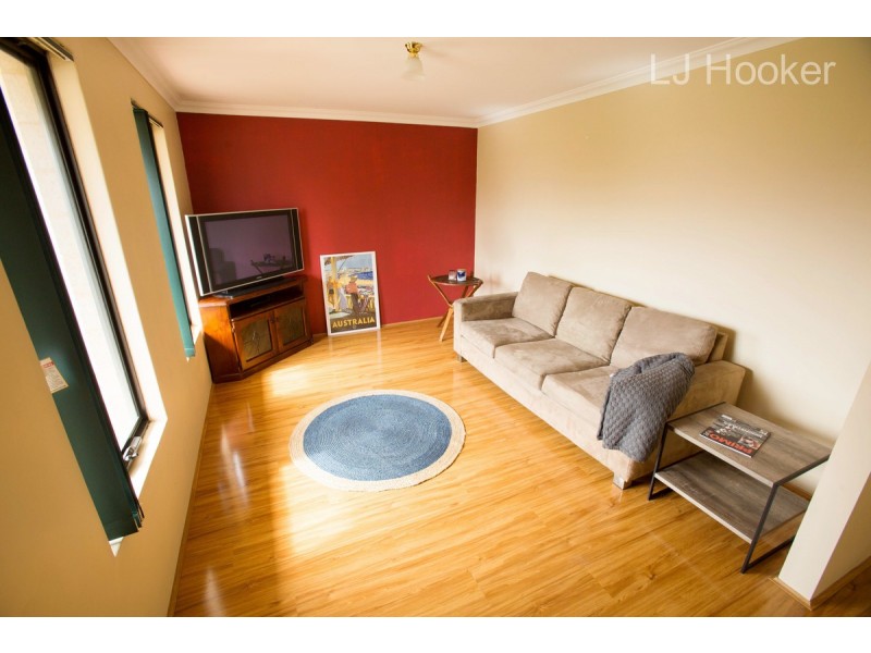 6 Barossa Approach, Rockingham WA 6168