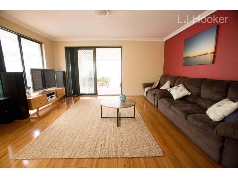 6 Barossa Approach, Rockingham WA 6168