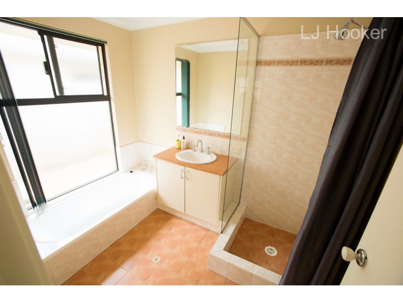 6 Barossa Approach, Rockingham WA 6168