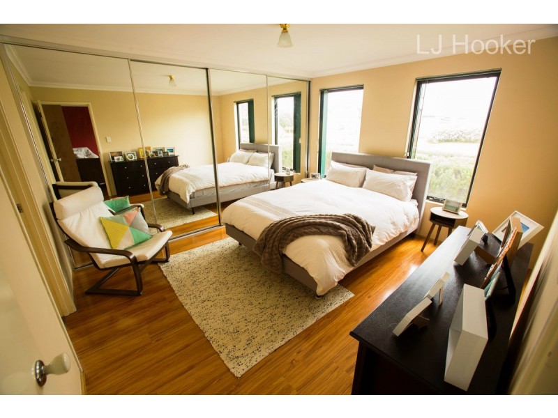 6 Barossa Approach, Rockingham WA 6168