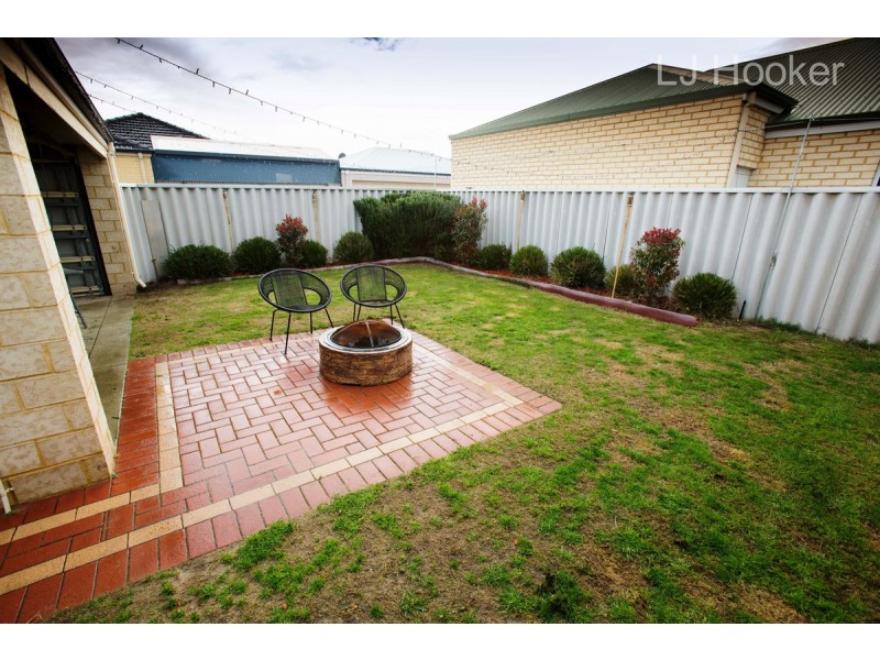 6 Barossa Approach, Rockingham WA 6168