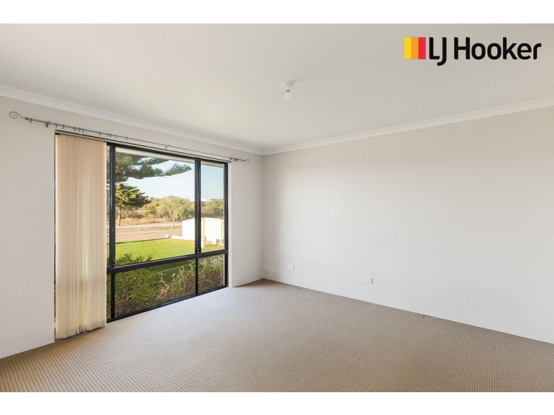 64 Bancoura Parkway, Secret Harbour WA 6173