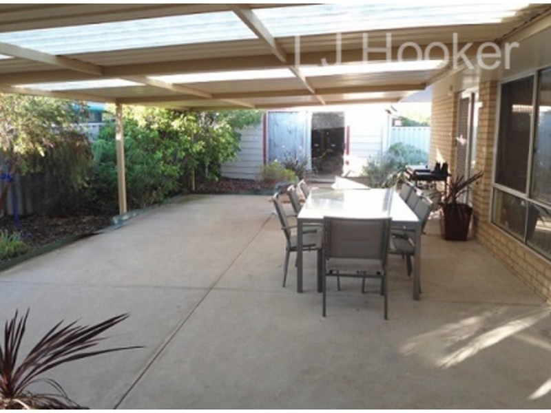 11 Silver Grove, Warnbro WA 6169