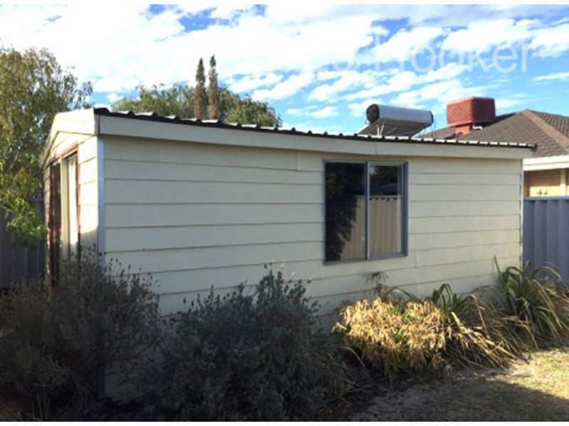 11 Silver Grove, Warnbro WA 6169