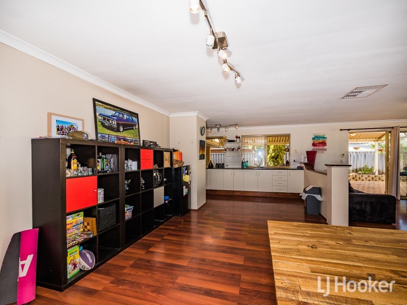 14 Kentia Close, Warnbro WA 6169