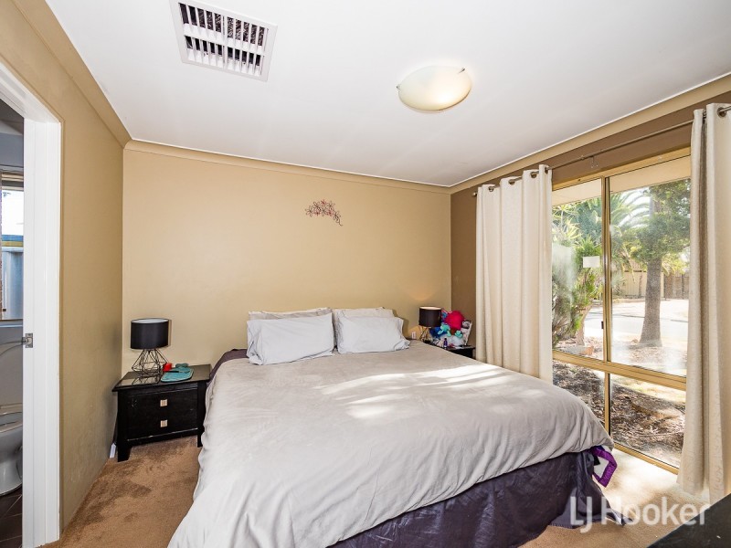 14 Kentia Close, Warnbro WA 6169