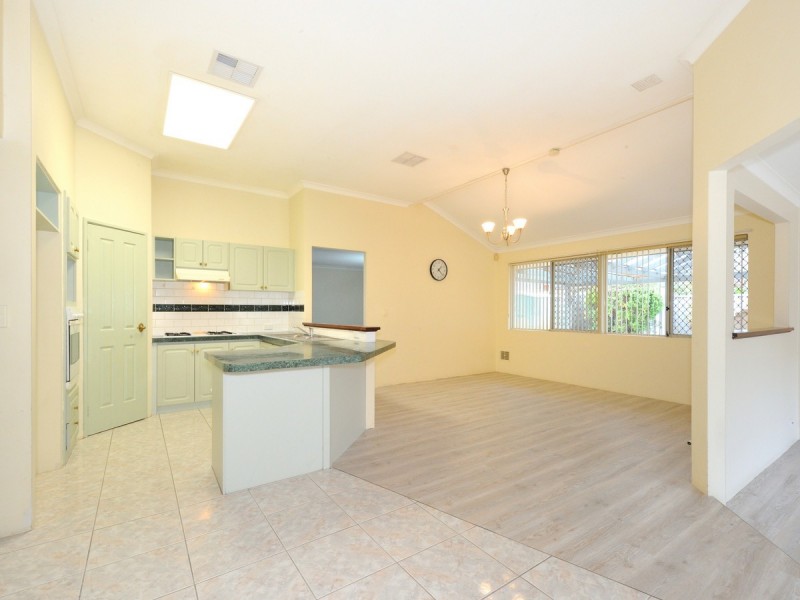 26 Jaywick Close, Safety Bay WA 6169
