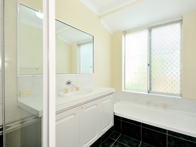 26 Jaywick Close, Safety Bay WA 6169