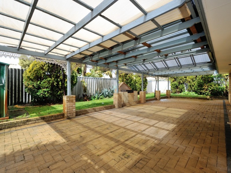 26 Jaywick Close, Safety Bay WA 6169