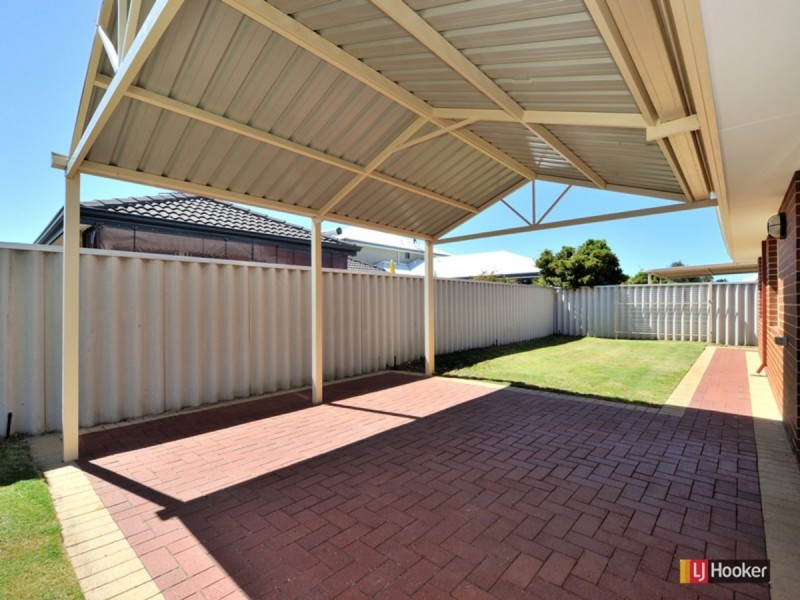 52 Grove Street, Shoalwater WA 6169
