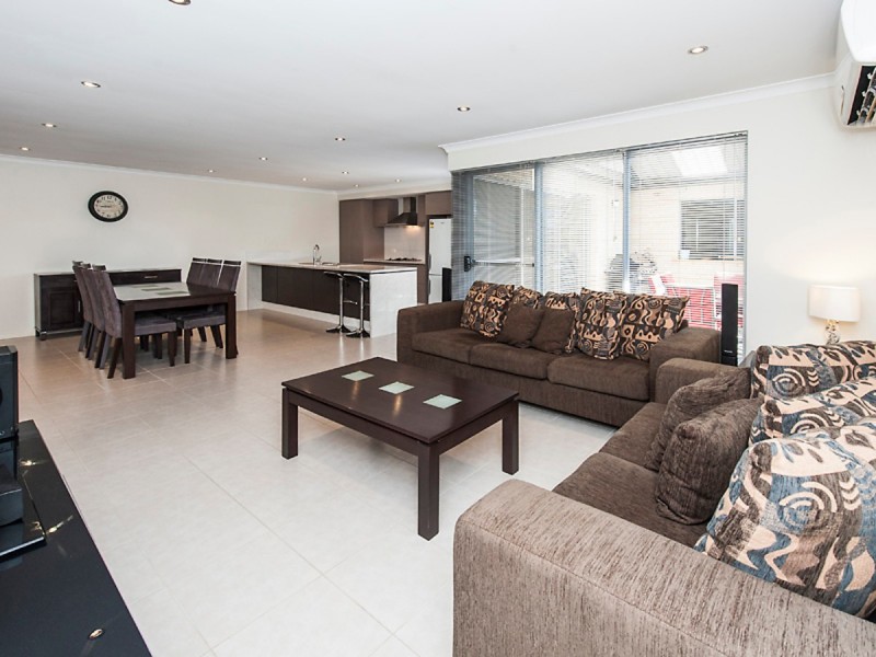 5/2 Pemberton Boulevard, Baldivis WA 6171