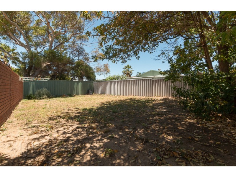 24 Carnegie Loop, Cooloongup WA 6168