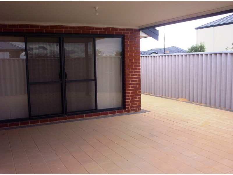 24 Epsilon Drive, Rockingham WA 6168