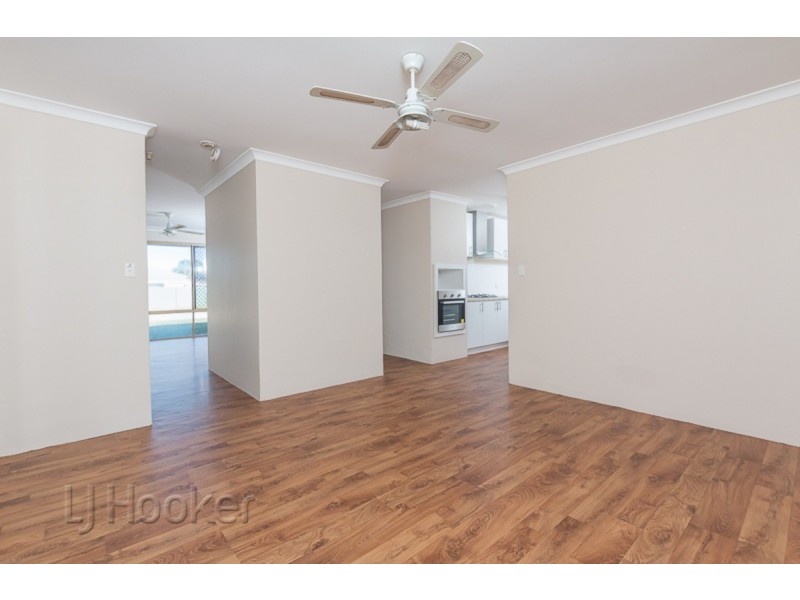 9 Fortescue Road, Cooloongup WA 6168