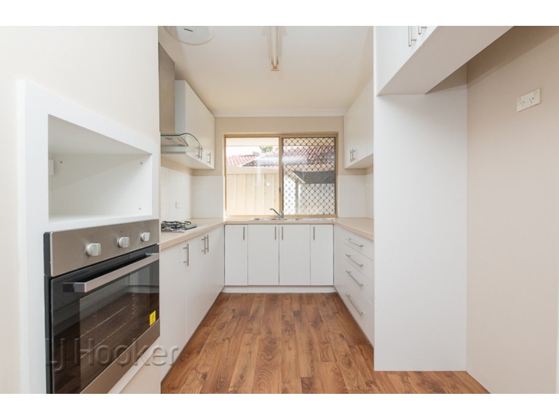 9 Fortescue Road, Cooloongup WA 6168