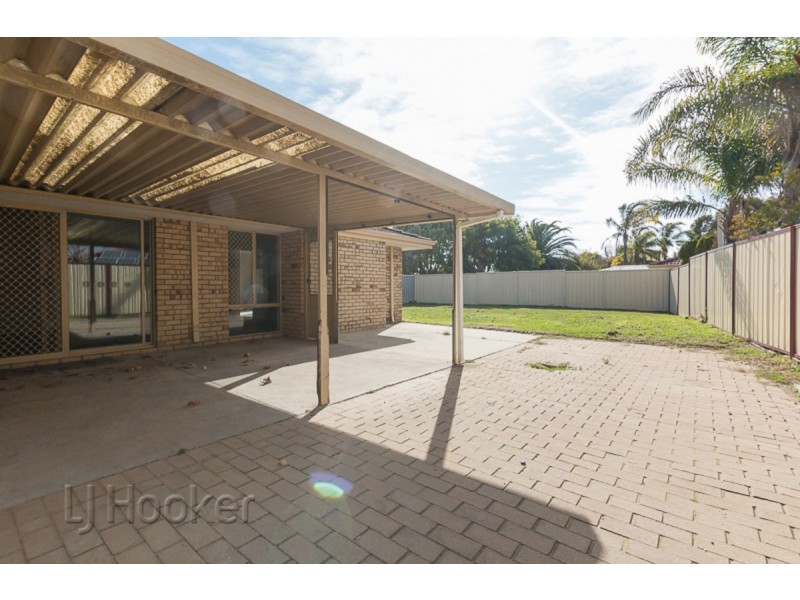 9 Fortescue Road, Cooloongup WA 6168