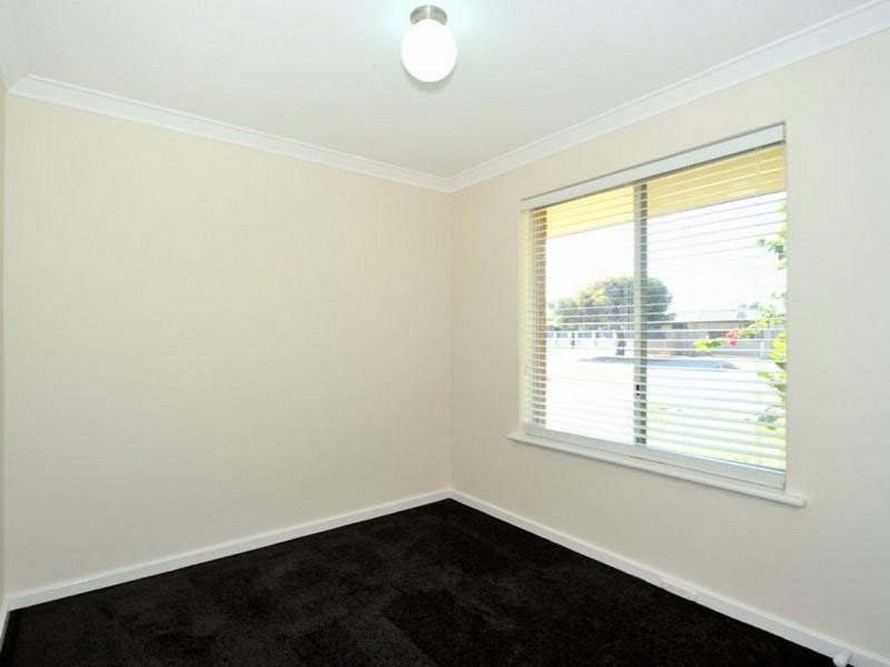 16 Westerly Way, Cooloongup WA 6168
