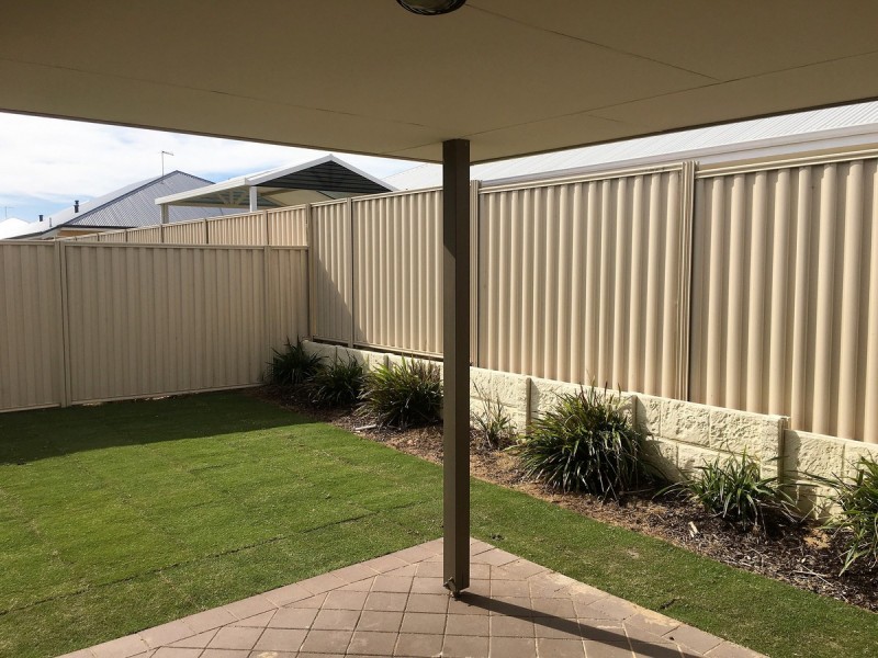 16 Jims Crescent, Secret Harbour WA 6173