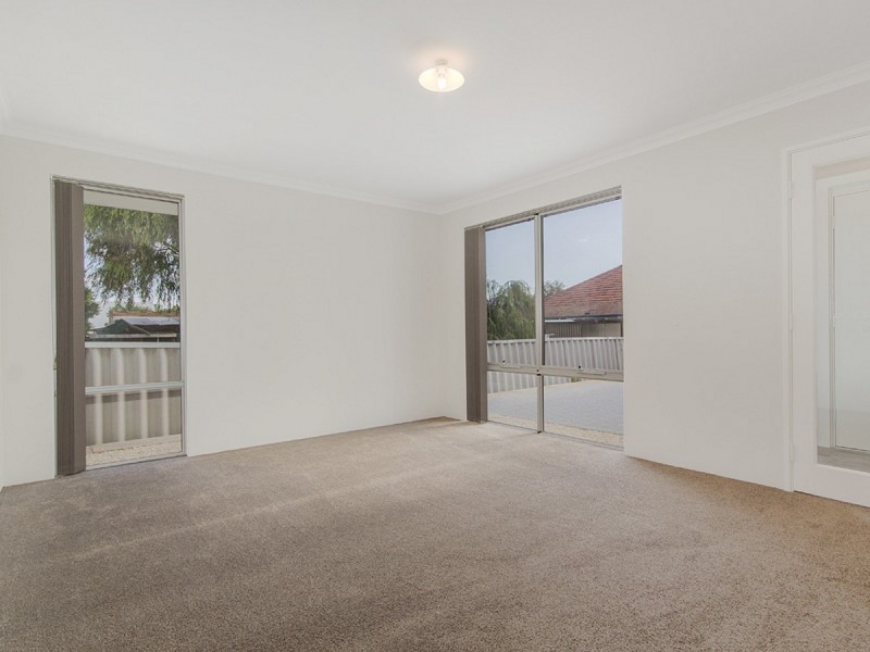 8A McKenzie Road, Shoalwater WA 6169