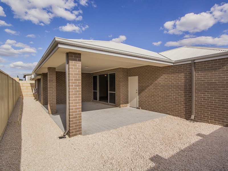 8A McKenzie Road, Shoalwater WA 6169