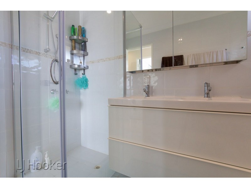 30 Rand Avenue, Waikiki WA 6169