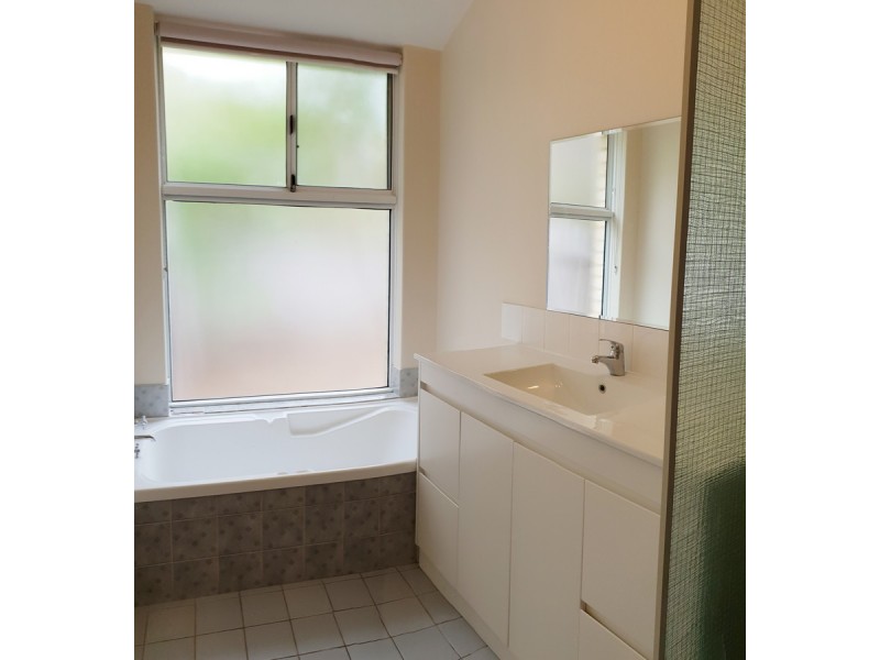 13 Crystaluna Drive, Golden Bay WA 6174